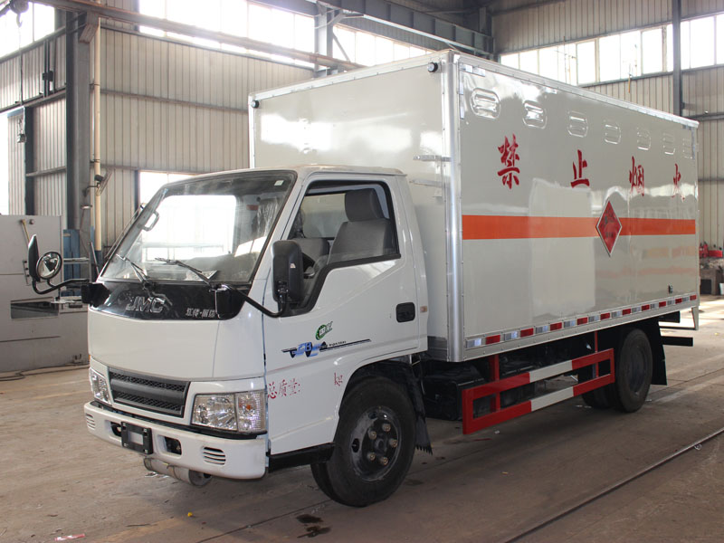 江鈴4米2（藍(lán)牌）雜項(xiàng)危險品廂式車