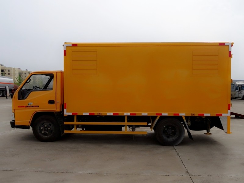 江鈴小型應急發(fā)電車、電源車